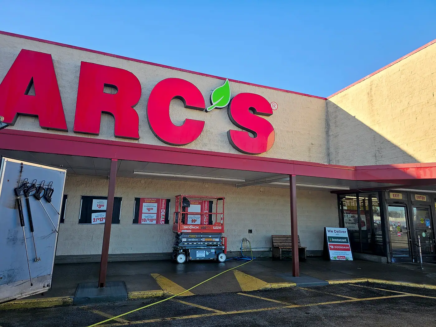 Commercial Pressure Washing job by MC Pressure Washing, October 2025
